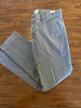 Men’s Gap Grey Chino Pant 33x30